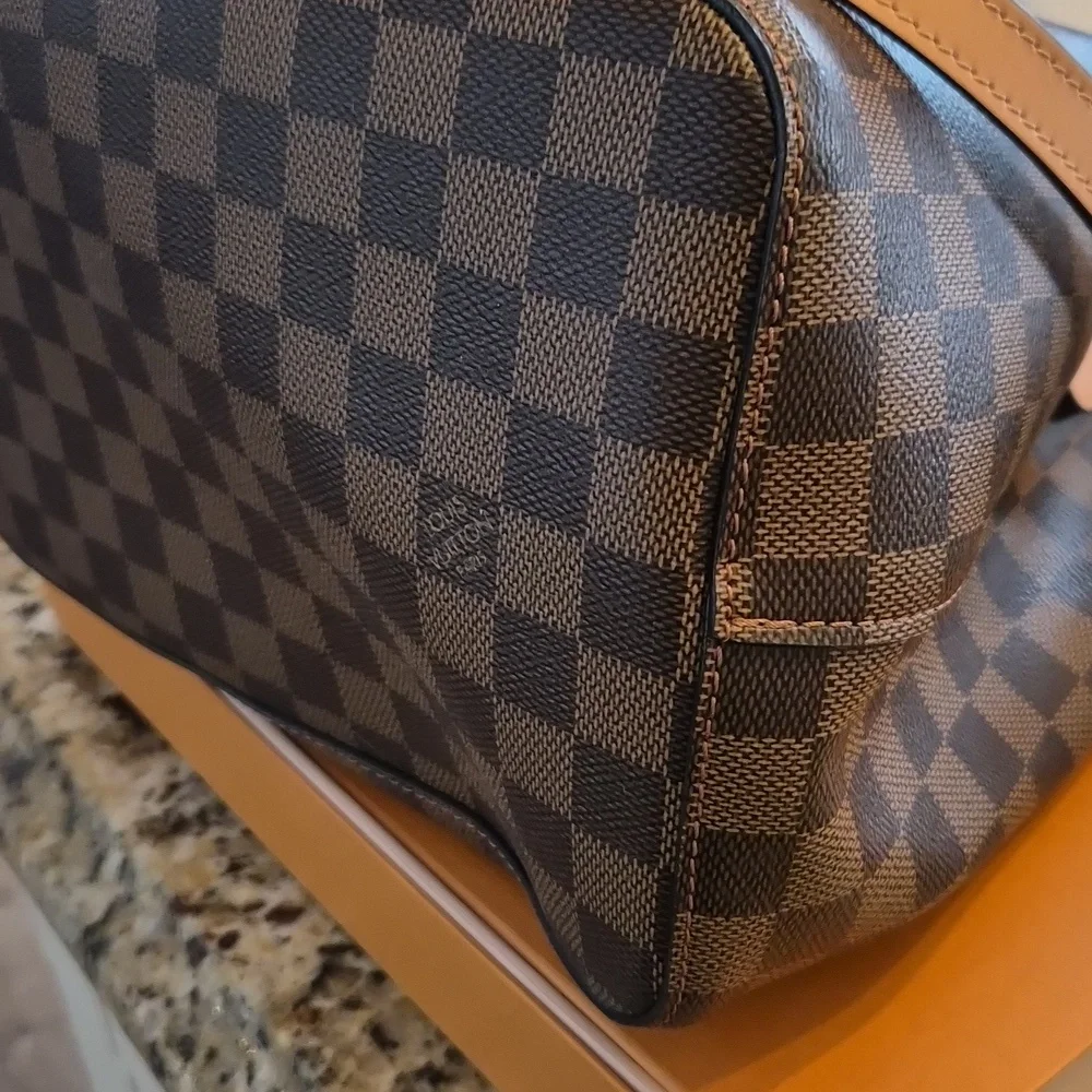 Louis Vuitton Neo Noe Rose Pink Poudre Leather Shoulder Bag - Picture 4 of 4